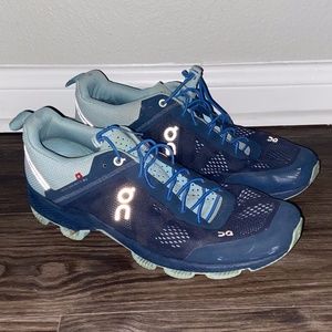 On Cloud Running Shoes Mens Size 10